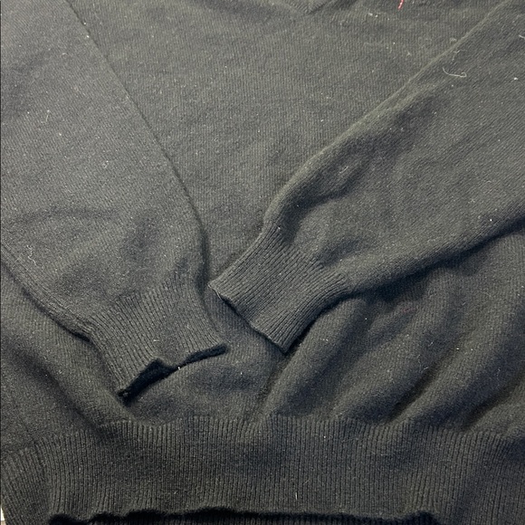 Lyle & Scott  cashmere  pullover color black  V-Neck Sweater - Picture 6 of 16